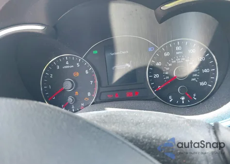 2017 Kia Forte Lx z USA, uszkodzony, nr VIN 3KPFL4A79HE033604